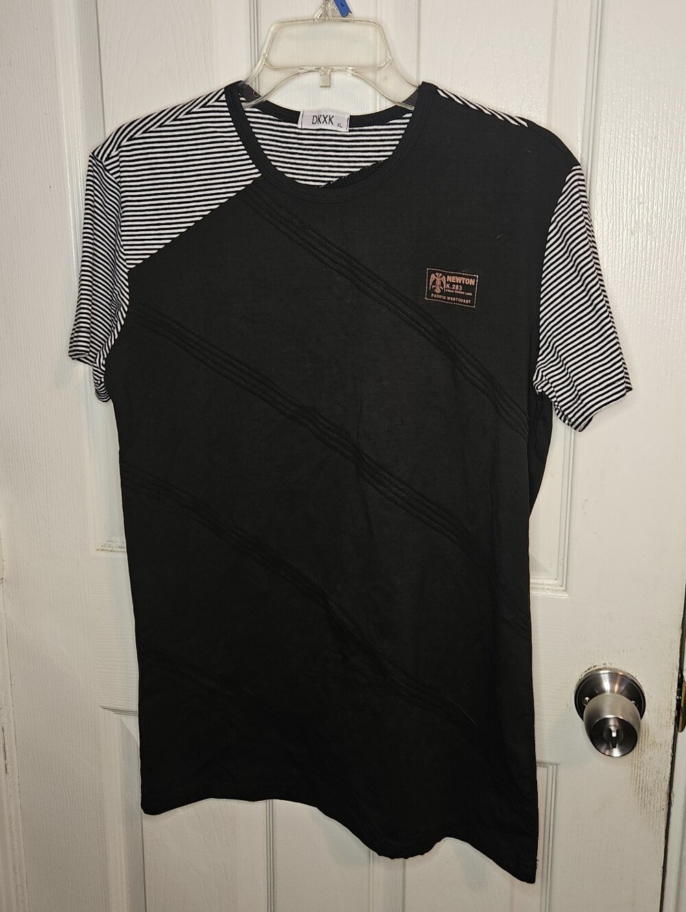 DKXK Men’s Black Crewneck Short Sleeve Shirt with Striped Sleeve Accents XL Larg